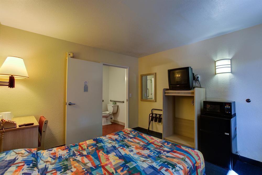 Motel 6-Kelso, Wa - Mt. St. Helens מראה חיצוני תמונה