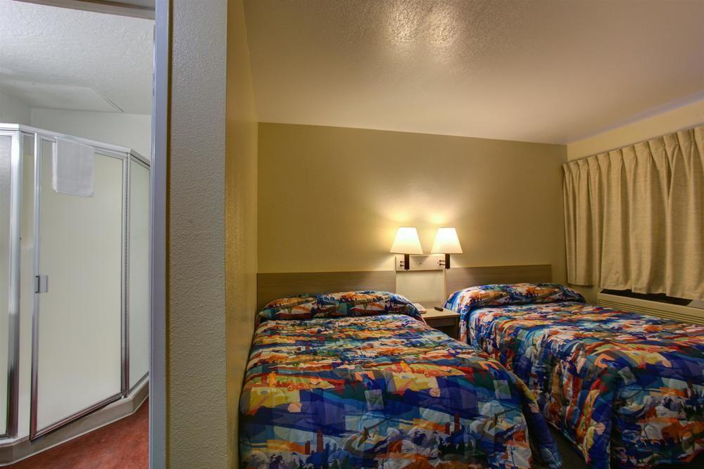 Motel 6-Kelso, Wa - Mt. St. Helens מראה חיצוני תמונה