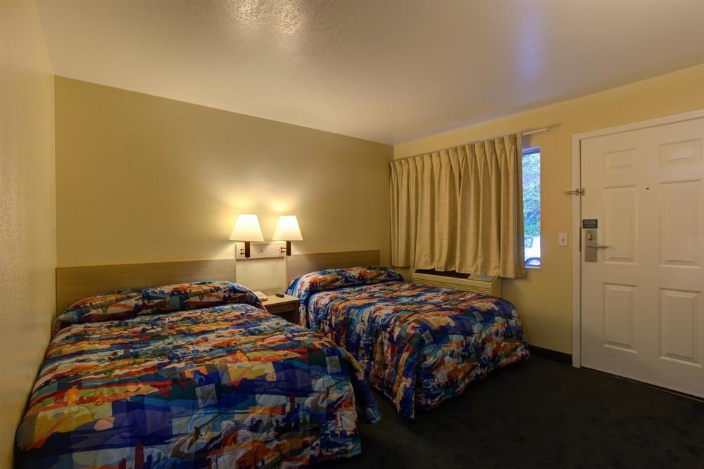 Motel 6-Kelso, Wa - Mt. St. Helens מראה חיצוני תמונה