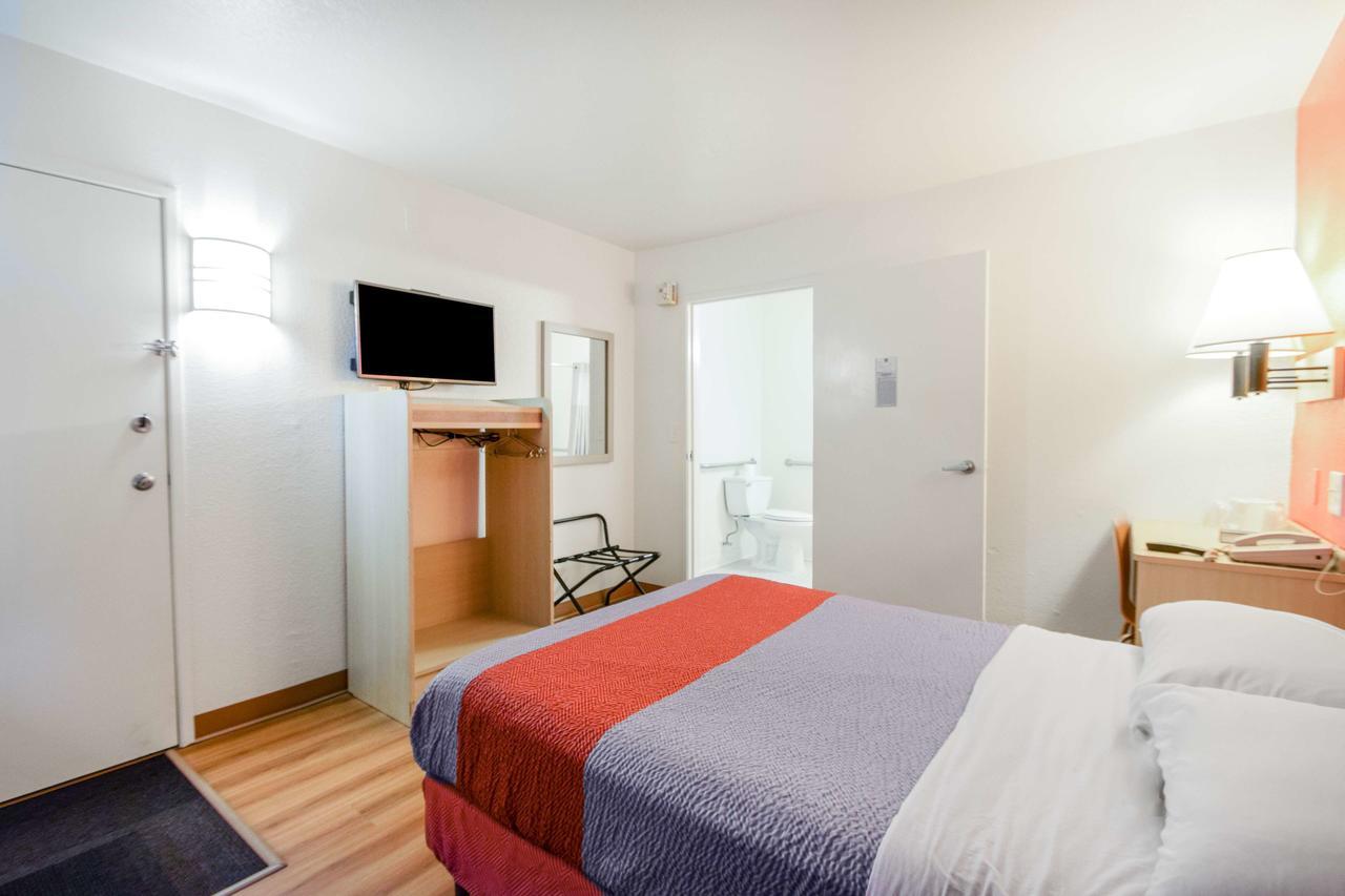 Motel 6-Kelso, Wa - Mt. St. Helens מראה חיצוני תמונה
