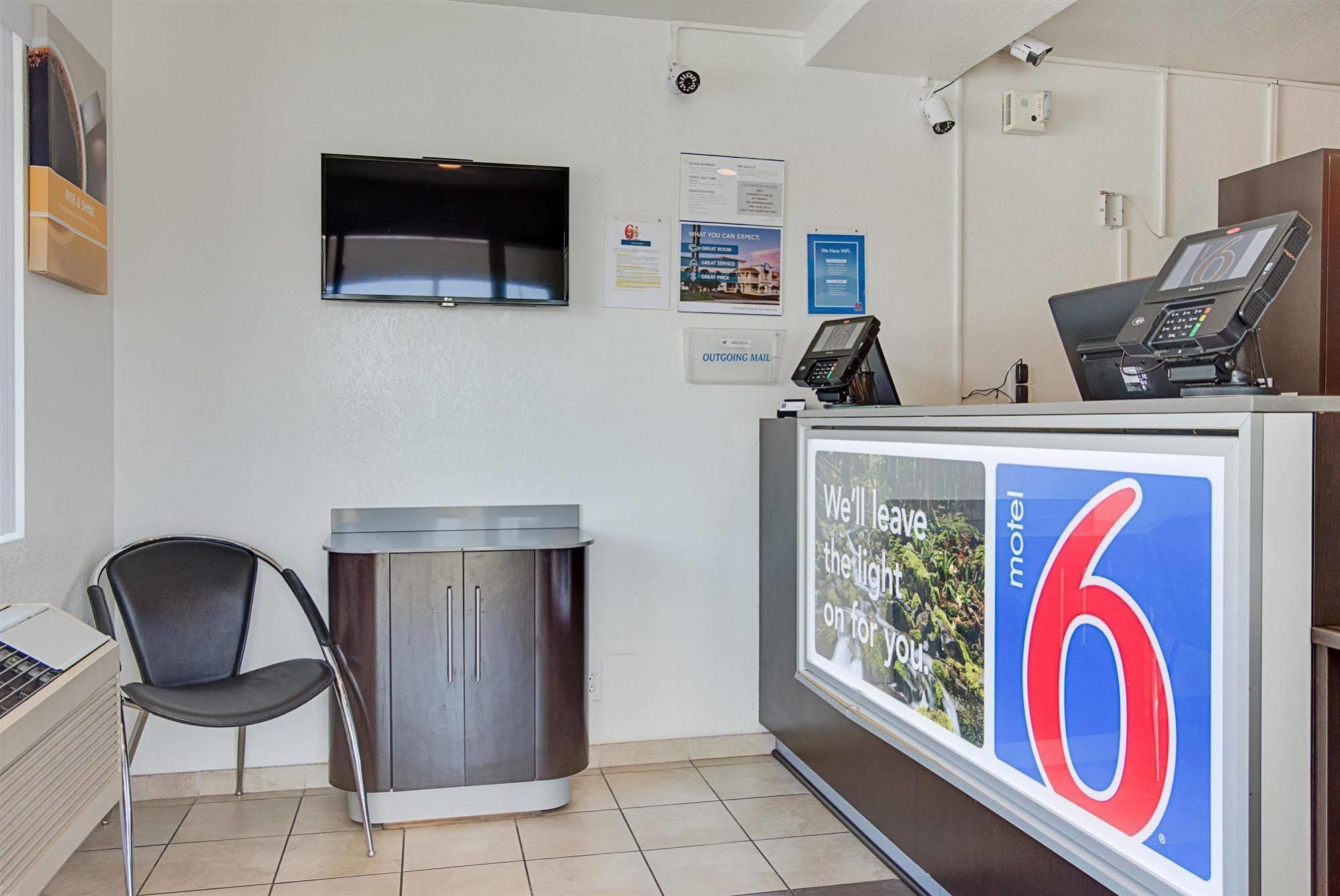 Motel 6-Kelso, Wa - Mt. St. Helens מראה חיצוני תמונה