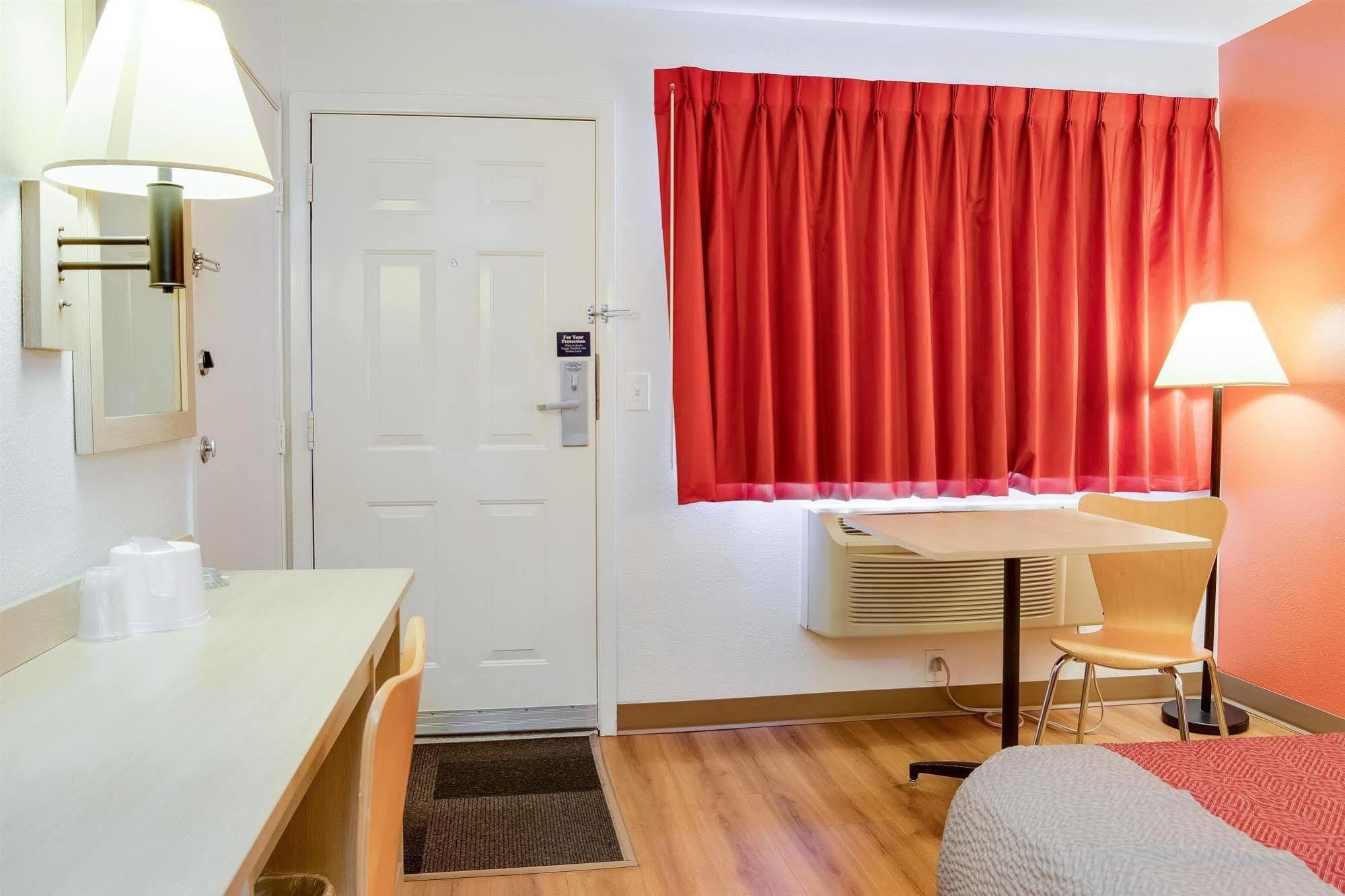 Motel 6-Kelso, Wa - Mt. St. Helens מראה חיצוני תמונה