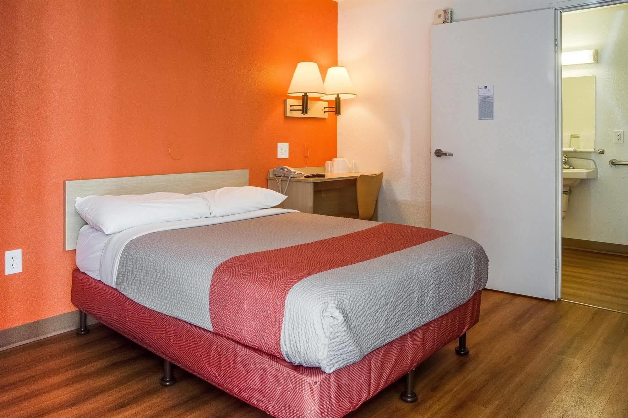 Motel 6-Kelso, Wa - Mt. St. Helens מראה חיצוני תמונה