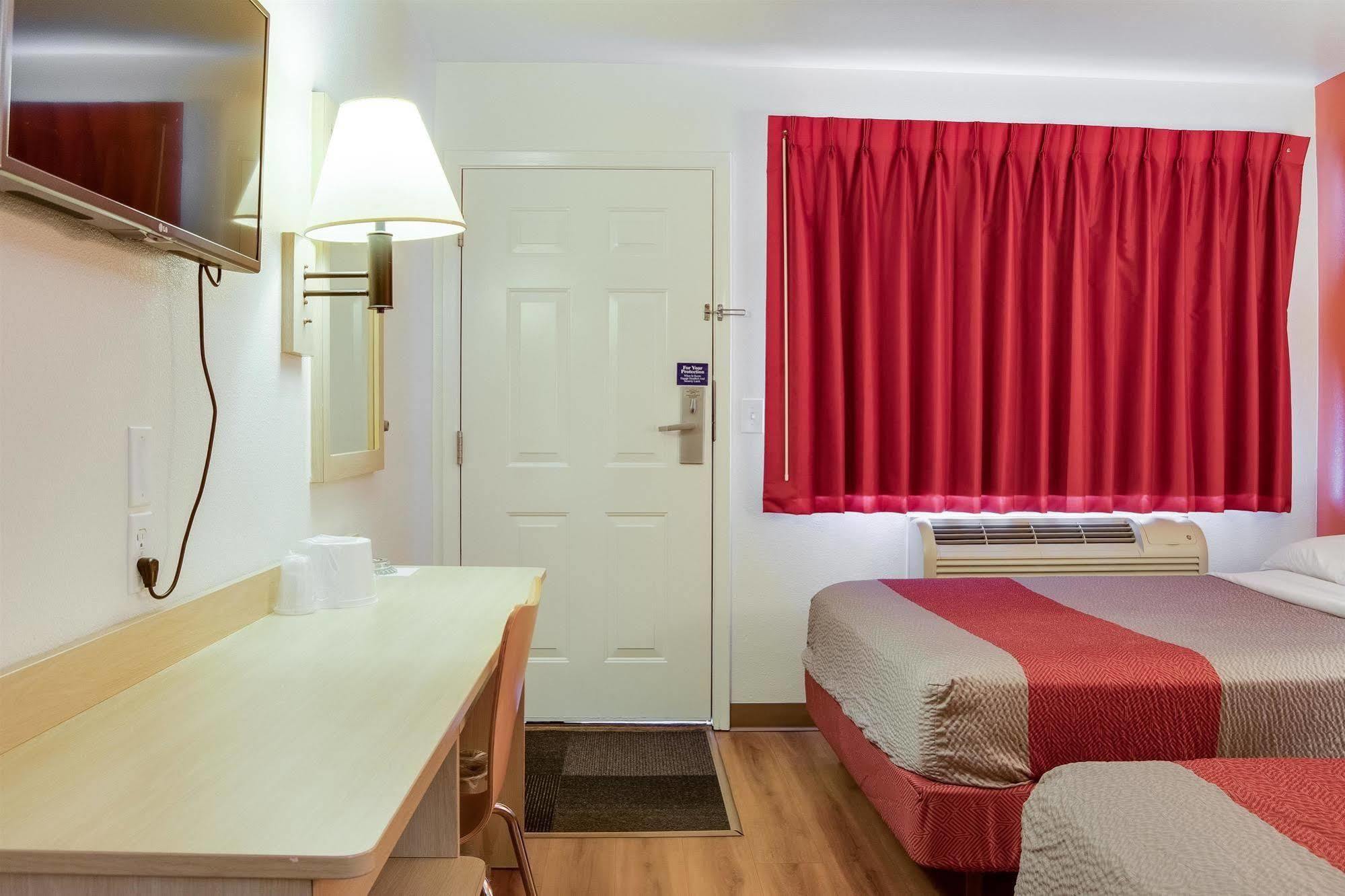 Motel 6-Kelso, Wa - Mt. St. Helens מראה חיצוני תמונה