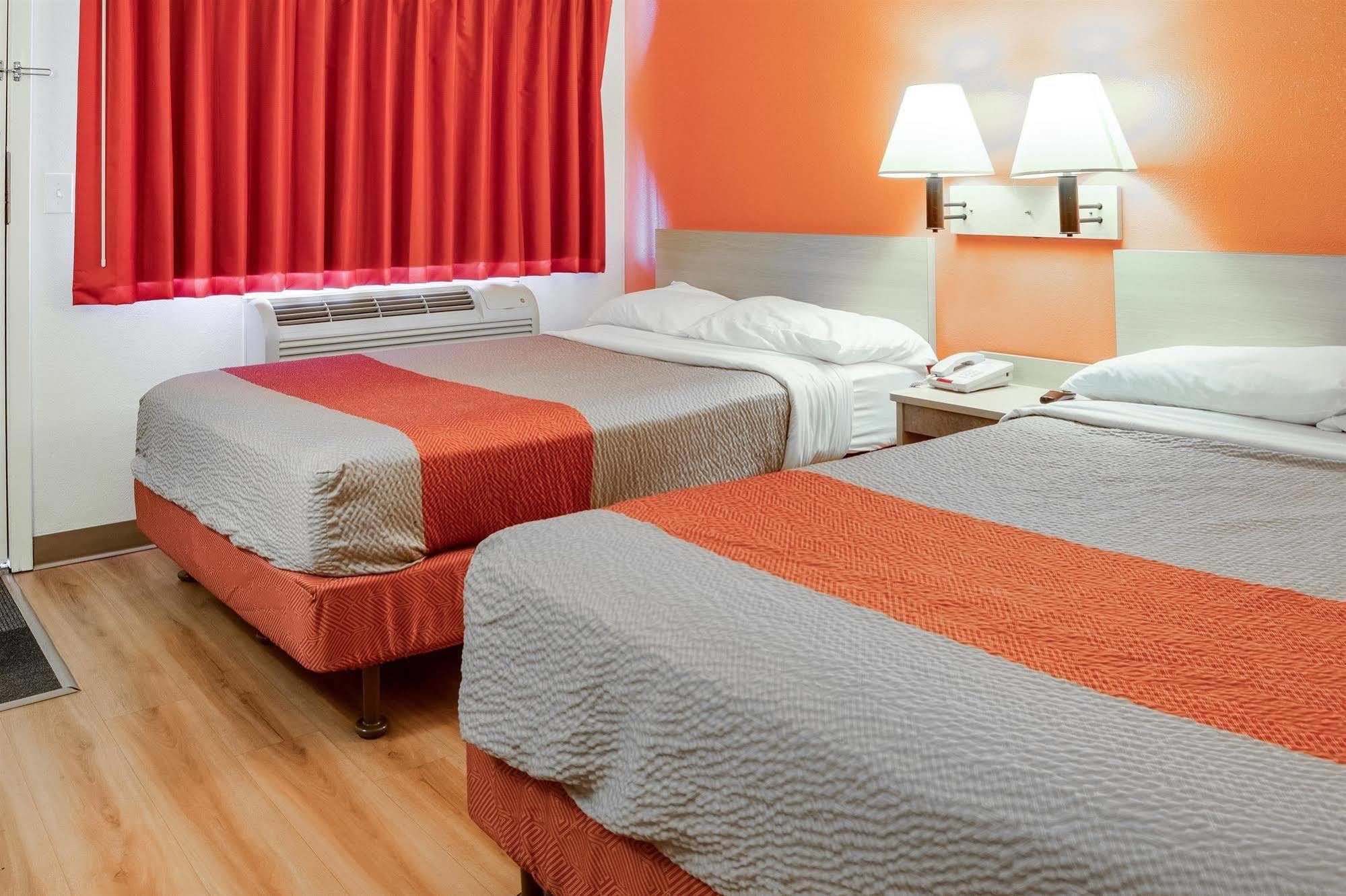 Motel 6-Kelso, Wa - Mt. St. Helens מראה חיצוני תמונה
